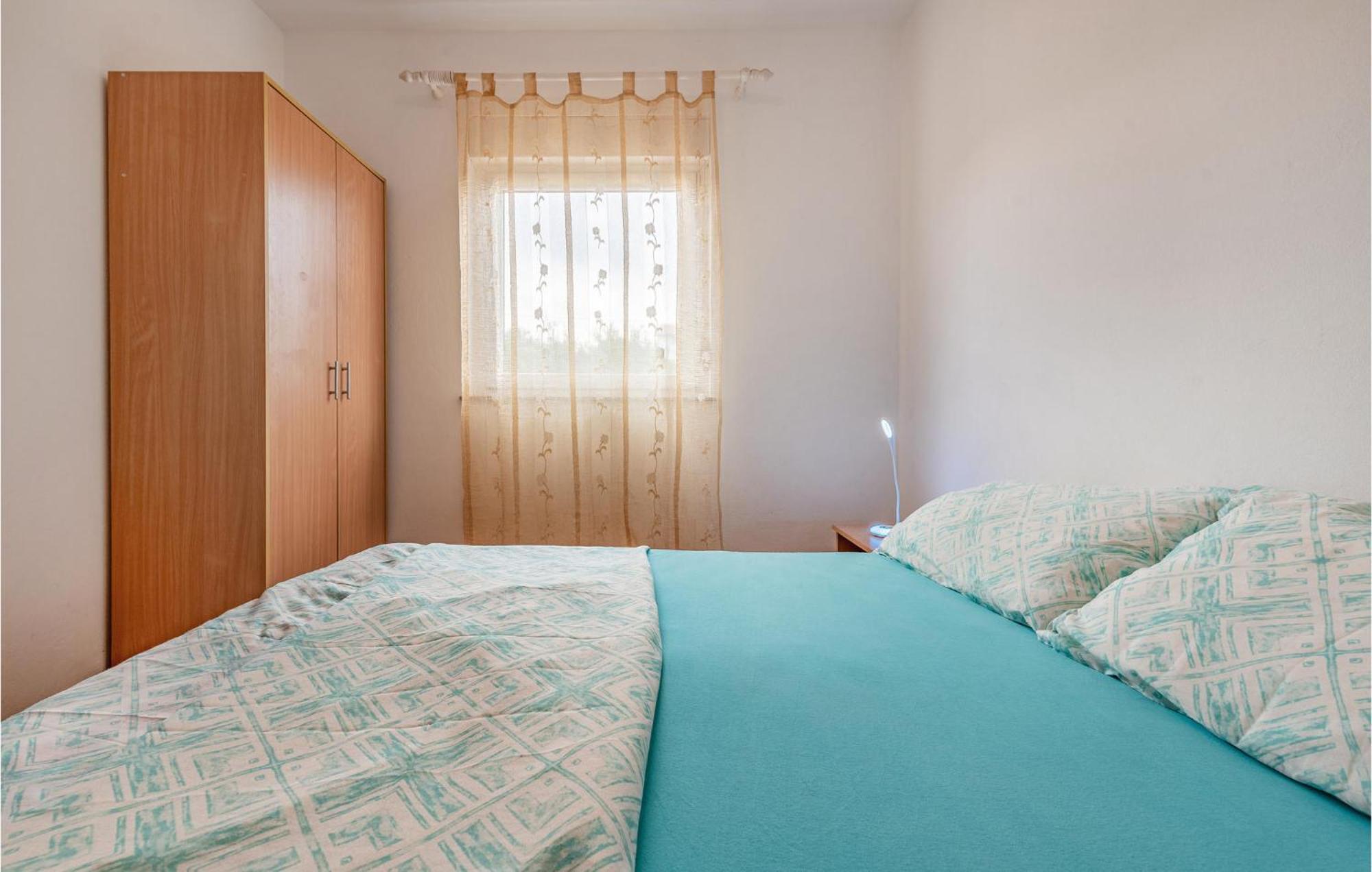 Lovely Apartment In Vir With Kitchen Kültér fotó